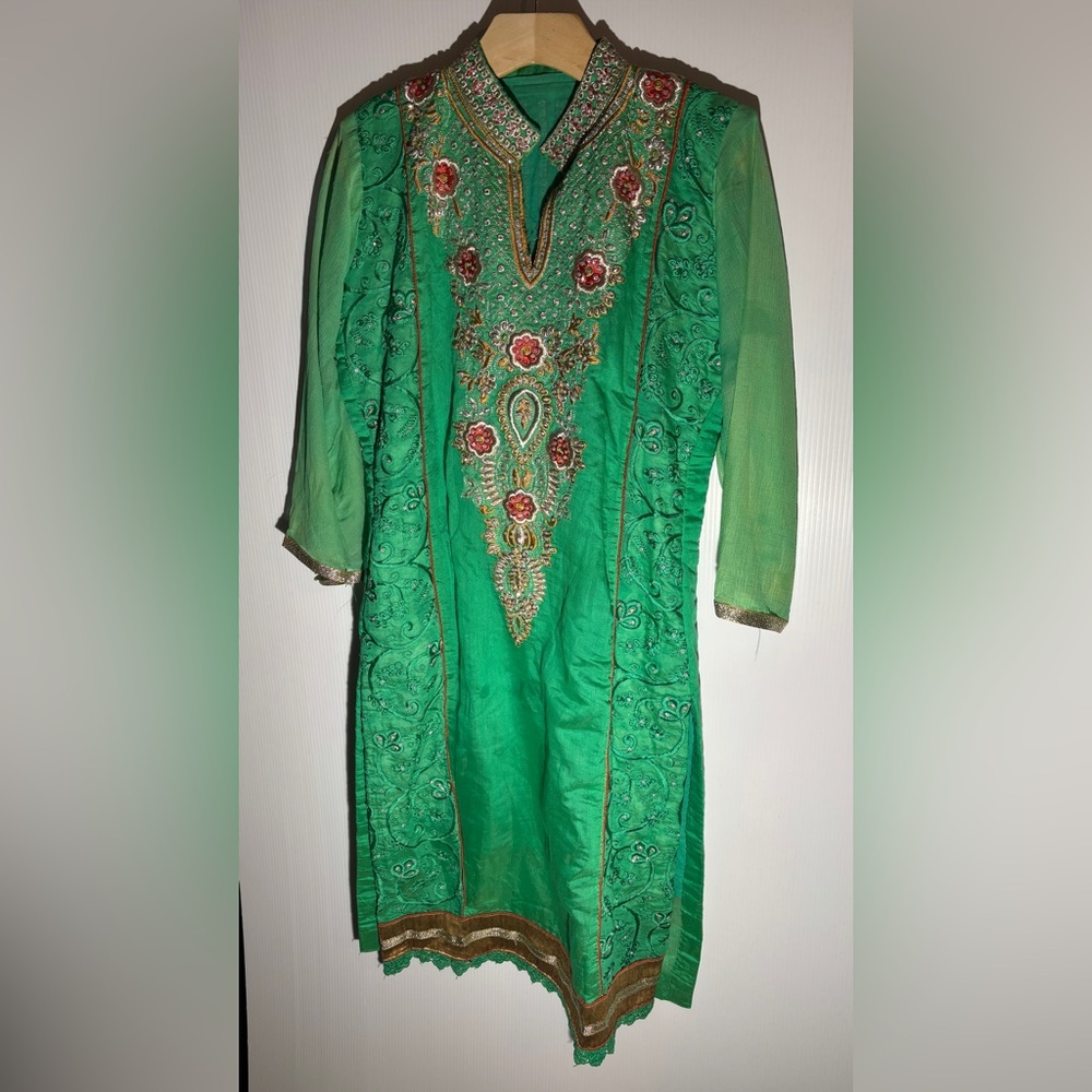 Hand Embroidered Green Kurta Floral Design Size S
